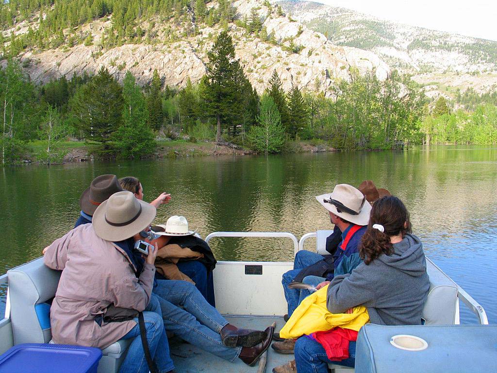 Activities Photo Boating on Gibson